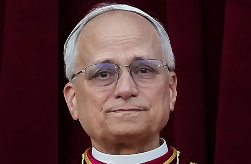 Wat verdient paus Leo XIV? De verrassend sobere realiteit achter het Vaticaanse leiderschap