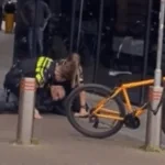 Enorme ophef en woede om hardhandige aanhouding politie: ´Dit gaat ver over de schreef´